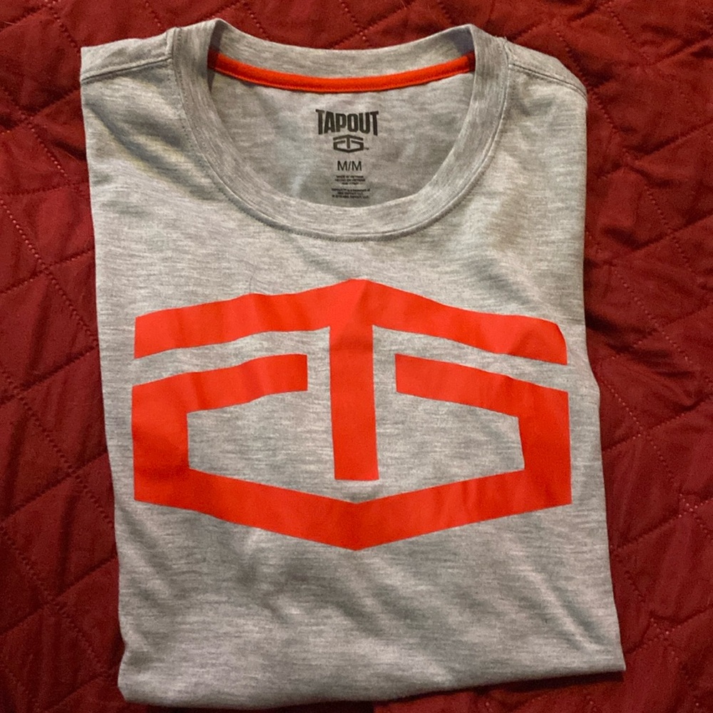 TAPOUT gray tshirt